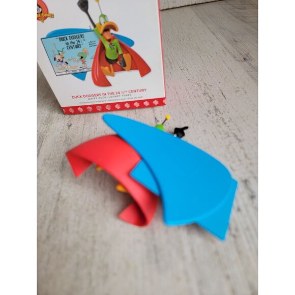 Hallmark Duck Dodgers in the 24 1/2th century ornament Xmas - Picture 5 of 7